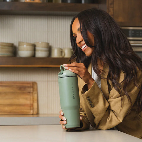 Ease2o 32oz | Compact Water Bottle with Straw & Chug Spout – Courtyard